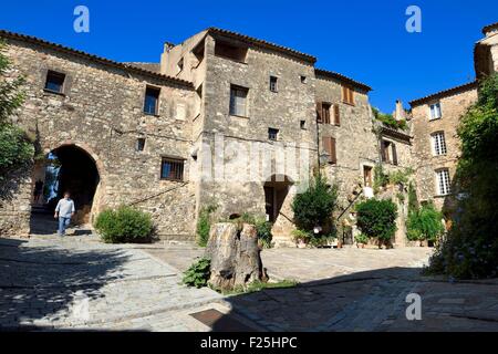 Frankreich, Var, Dracenie, Les Arcs-Sur-Argens, Platz der mittelalterlichen Stadt in der Oberstadt Stockfoto