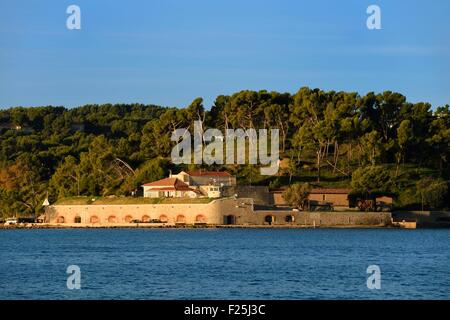 Frankreich, Var, Rade (Reede) von Toulon, La Seyne-sur-Mer, Fort de l'Eguillette an der Corniche Bonaparte Stockfoto