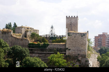 Blick auf die Burg von Lombardia, Enna - Sizilien Stockfoto