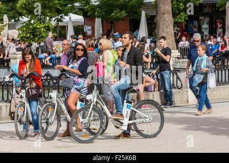 Spanien, Madrid, Retiro Park erstellt im siebzehnten Jahrhundert, mit dem Fahrrad Stockfoto