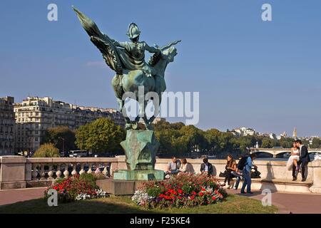 Frankreich, Paris, Pont Bir Hakeim, Reiterstandbild, Symbol für die Wiederbelebung Frankreich vom Bildhauer Wederlink Stockfoto