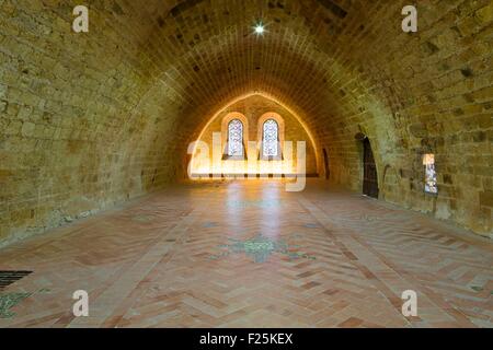 Frankreich, Aude, Narbonne, Zisterzienser Abtei Sainte-Marie de Fontfroide, der Mönch Schlafsaal Stockfoto