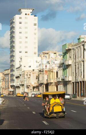 Kuba, Ciudad De La Habana Provinz, La Havanna, Coco Steuer auf dem Malecon Stockfoto