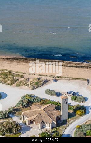 Frankreich, Charente Maritime, Saint-Pierre d'Oleron, la Cotiniere Kirche (Luftbild) Stockfoto