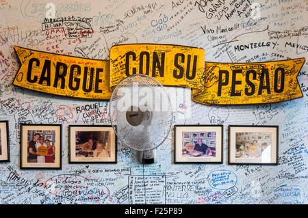 Kuba, Havanna, Habana Vieja Bezirk Weltkulturerbe der UNESCO, La Bodeguita Del Medio Stockfoto