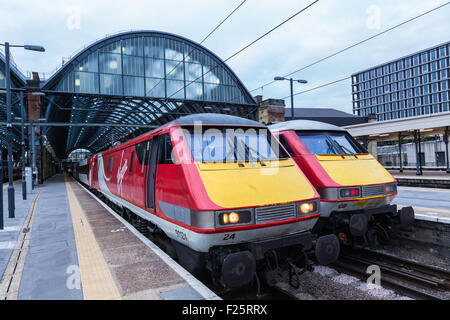 Unberührten Ostküste Hauptstrecke Züge warten aus London Kings Cross Stockfoto