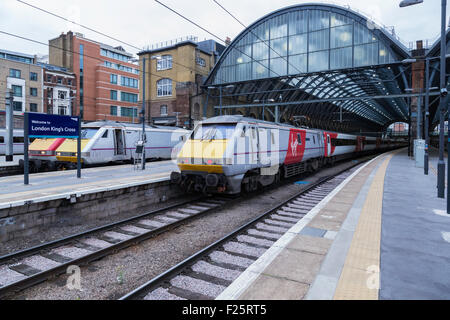 Unberührten Ostküste Hauptstrecke Züge warten aus London Kings Cross Stockfoto