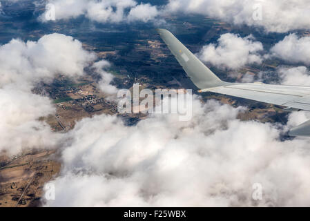 Passagier-Flugzeug über Polen, nach dem Start vom Flughafen Warschau Chopin Stockfoto