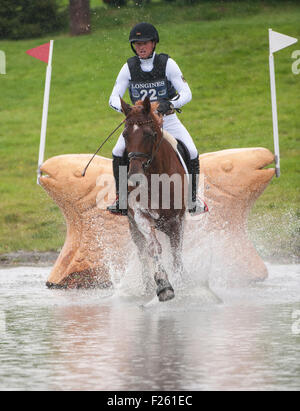 Blair Atholl, Perthshire, UK. 12. Sep, 2015. Michael Jung [GER] FischerTakinou AA in Aktion während der Langlauf-Phase am dritten Tag reiten. Michael Jung ist in erster Linie geht in die letzte Runde Springsport. Die Longines FEI European Eventing Championships 2015 Blair Castle. Bildnachweis: Stephen Bartholomäus/Alamy Live-Nachrichten Stockfoto