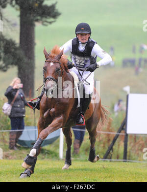 Blair Atholl, Schottland. 12. September 2015. Longines FEI European Eventing Championships 2015, Blair Castle. Michael Jung (GER) Reiten Fischer Takinou in der Cross Country-Phase Credit: Julie Badrick/Alamy Live News Stockfoto