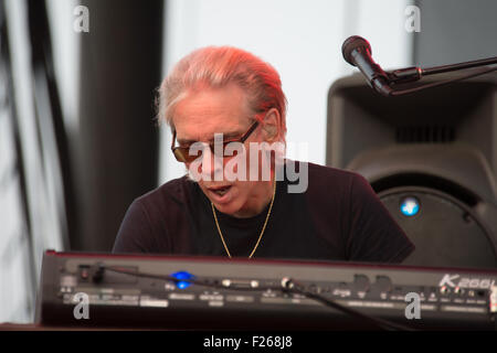 LINCOLN, CA - 11.September: Keyboarder Michael Wilk von Steppenwolf führt im Thunder Valley Casino Resort in Lincoln, Cali Stockfoto