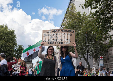 London, UK. 12. Sep, 2015. Flüchtlinge willkommen hier nationale Demonstration zur Unterstützung der Menschen auf der Flucht des Konflikts in Syrien findet statt in central London, Vereinigtes Königreich. Bildnachweis: Peter Manning/Alamy Live-Nachrichten Stockfoto