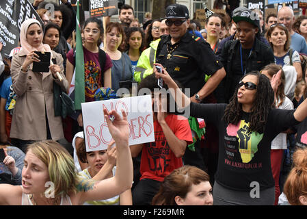 London, UK. 11. September 2015. Zehn von Tausenden, jung und alt aus allen Land-Versammlung in Marble Arch März nach Westminster keine Grenze und Flüchtlinge willkommen hier. Bildnachweis: Siehe Li/Alamy Live News Stockfoto