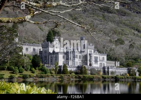 April 2015 Kylemore Abbey in der Nähe von Clifden in Connemara im Westen Irlands Stockfoto