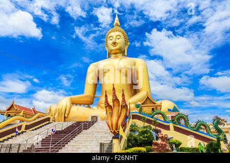 Die Biiggest sitzende Buddha-Statue in Thailand Stockfoto