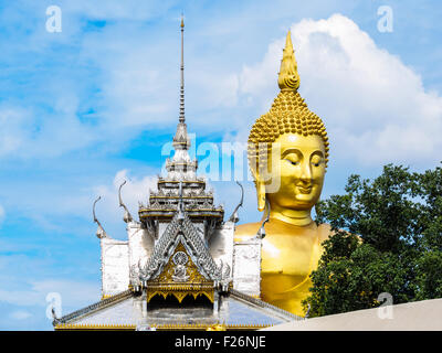 Der größte Buddha-Statue im Wat Muang in der Provinz Ang Thong, Thailand Stockfoto