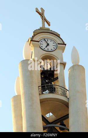 Die Glocke und Clock Tower von der Auferstehung Christi orthodoxe Kathedrale von Tirana. Triana, Albanien. Stockfoto