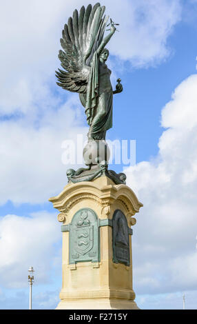 Der Frieden-Statue, ein Denkmal für Edward VII bei Kingsway in Brighton, Brighton und Hove, East Sussex, England, UK. Stockfoto