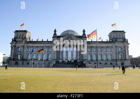 Touristen in ein Regierungsgebäude, den Reichstag, Berlin, Deutschland Stockfoto
