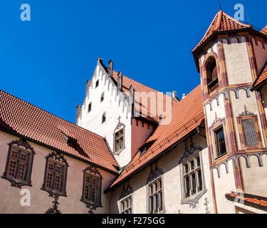 Hohes Schloss, hohe Schloss Palast außen mit Trompe l ' oeil Lackierung - Füssen Stadt, Ostallgaü, Bayern, Deutschland Stockfoto