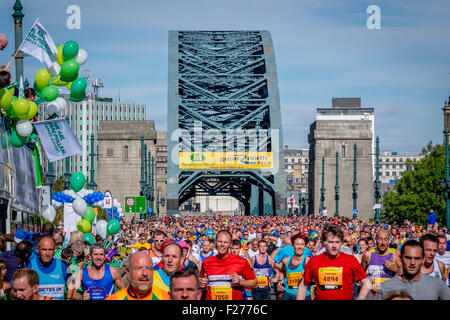 Newcastle, UK. 13. September 2015. Läufer teilnehmen in 2015 große Norden laufen Credit: Thomas Jackson/Alamy Live News Stockfoto