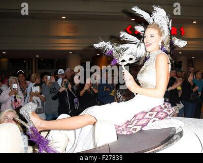 Atlantic City, NJ, USA. 12. Sep, 2015. Verpassen Sie Louisiana, April Nelson in die Teilnehmerliste für die Miss America zeigen uns Ihre Schuhe Parade 2015, dem Boardwalk, Atlantic City, NJ 12. September 2015. © MORA/Everett Collection/Alamy Live-Nachrichten Stockfoto