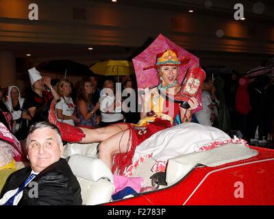 Atlantic City, NJ, USA. 12. Sep, 2015. Verpassen Sie New-Mexico, Marissa Livingston in Anwesenheit für die Miss America zeigen uns Ihre Schuhe Parade 2015, dem Boardwalk, Atlantic City, NJ 12. September 2015. © MORA/Everett Collection/Alamy Live-Nachrichten Stockfoto