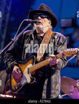 Chicago, Illinois, USA. 12. Sep, 2015. Country-Legende MERLE HAGGARD tritt beim Riot Fest im Douglas Park in Chicago, Illinois © Daniel DeSlover/ZUMA Draht/Alamy Live News Stockfoto