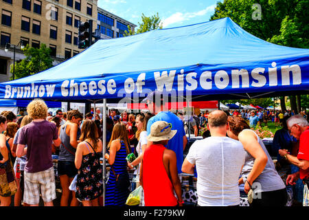 Brunkow Käse Wisconsin Farmers Market-Stall in der Innenstadt von Madison Wisconsin Stockfoto