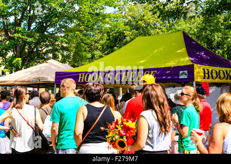 Am Samstag Bauernmarkt-Tag auf dem Platz in der Innenstadt von Madison, Wisconsin Stockfoto