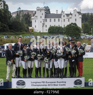 13. September 2015, Blair Atholl, Schottland.  Medien-Gewinner-Podium. [L-R] Großbritannien, Deutschland, Frankreich. Die Longines FEI European Eventing Championships 2015 Blair Castle. Stockfoto