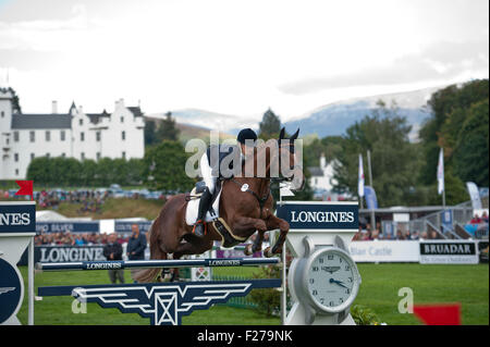 Blair Atholl, Schottland. 13. September 2015. Longines FEI European Eventing Championships 2015, Blair Castle. Sandra Auffarth (GER) Reiten Opgun Louvo im Springreiten Credit: Julie Badrick/Alamy Live News Stockfoto