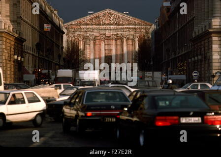 AJAXNETPHOTO.  PARIS, FRANKREICH. -MAGDALENAE TROMP L ' OEIL - DIE FASSADE DER KIRCHE LA MADELEINE. FOTO: JONATHAN EASTLAND/AJAX REF: 010840 Stockfoto