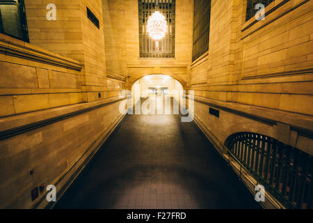 Gehweg am Grand Central Station, in Midtown Manhattan, New York. Stockfoto