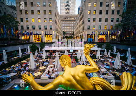 Ansicht der Rockefeller Plaza, in Midtown Manhattan, New York. Stockfoto