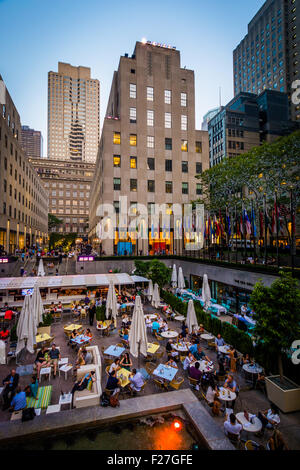 Ansicht der Rockefeller Plaza, in Midtown Manhattan, New York. Stockfoto