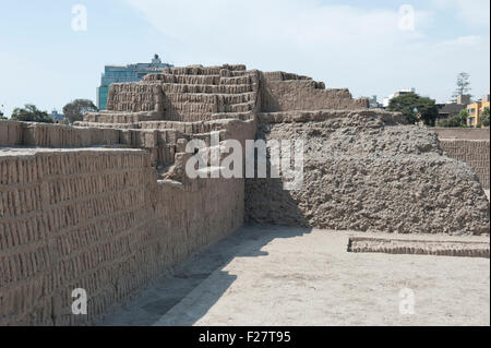 Pyramide der Huaca Pucllana Stockfoto