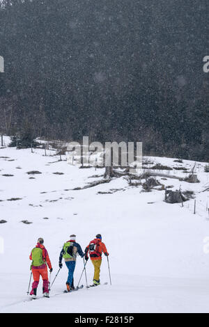 Skifahrer, Bergsteiger Touren, Am Zell See, Österreich Stockfoto