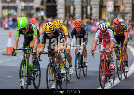 London, UK, 13. September 2015. Tour of Britain, Stufe 8. Eine Abspaltung in der Regent Street, im Zentrum von London. Bildnachweis: Clive Jones/Alamy Live-Nachrichten Stockfoto