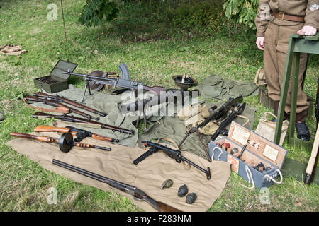 Schüren Sie Bruerne, Dorf im Krieg 1940-Re-Enactment. Armee Reenctor. © Scott Carruthers / Stockfoto