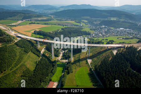 Bau der Autobahnbrücke Nuttlar A46, Sauerland, Nordrhein-Westfalen, Deutschland Stockfoto