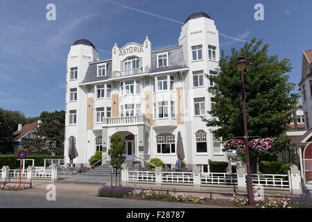 Hotel Astoria, Gebäude im Jugendstil, Badeort De Haan, belgische Küste, West-Flandern, Belgien Stockfoto