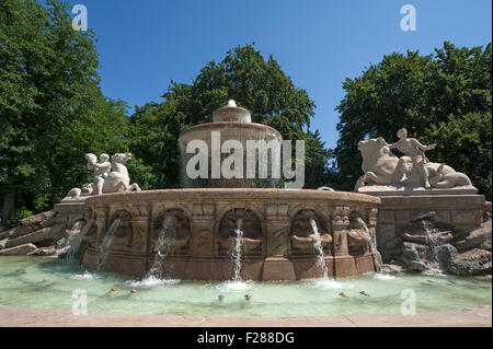 Wittelsbacher Brunnen erbaut 1895, Lenbachplatz, München, Oberbayern, Deutschland Stockfoto