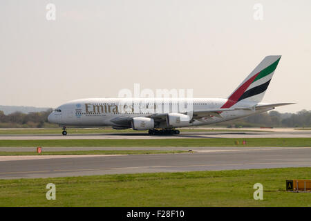 Emirates Airbus A380 dem Start vom Flughafen Manchester. Stockfoto