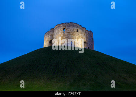 Die historischen Clifford Tower in York, England. Stockfoto