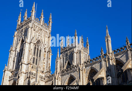 Die Türme der historischen York Minster in York, England. Stockfoto