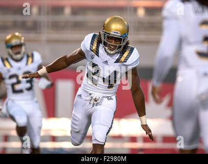 Las Vegas, NV, USA. 12. Sep, 2015. UCLA Bruins zurück laufen (24) hat Paul Perkins Spaß vor der UCLA Bruins Vs UNLV Rebels Football-Spiel. 13. Rang UCLA besiegte UNLV 37-3 am Samstag, 12. September 2015 im Sam Boyd Stadium in Las Vegas, Nevada. (Obligatorische Credit: Juan Lainez/MarinMedia.org/Cal Sport Media) (Komplette Fotograf und Kredit erforderlich) © Csm/Alamy Live-Nachrichten Stockfoto