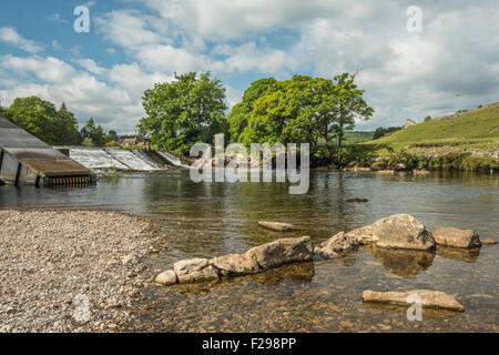 Linton fällt Wehr, Grassington in Yorkshire Dales Stockfoto