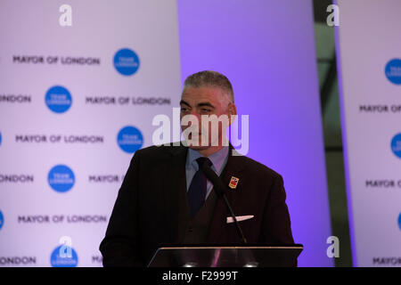 London, UK.14th September 2015. Kevin Alderton, doppelte Weltrekordhalter für blinde Geschwindigkeit Skifahren, besucht Bürgermeisters Team London Awards in Stadt Hal Credit: Keith Larby/Alamy Live News Stockfoto