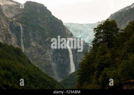 Hängende Gletscher - Nationalpark Queulat - Chile Stockfoto